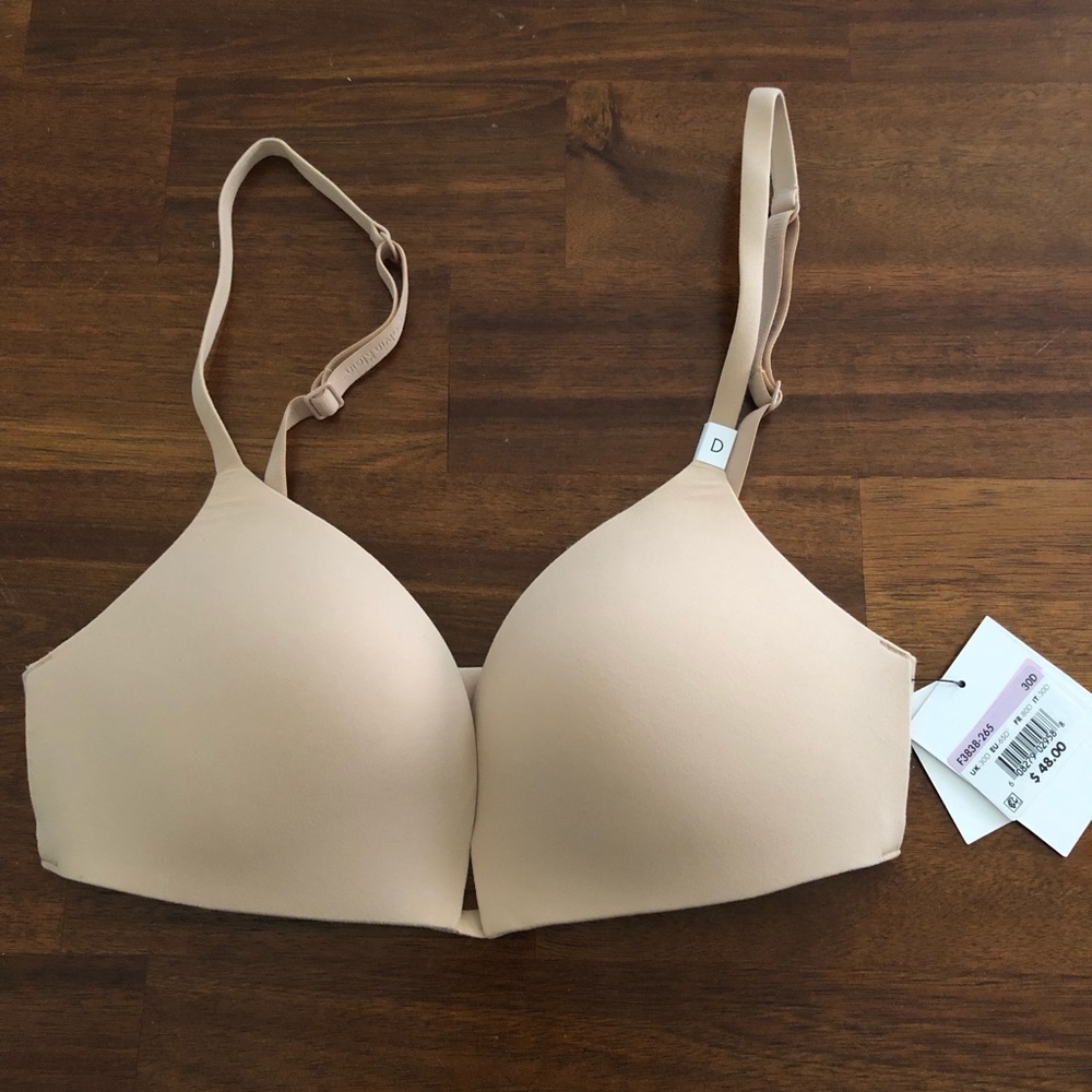 Calvin Klein Wireless Push Up bra